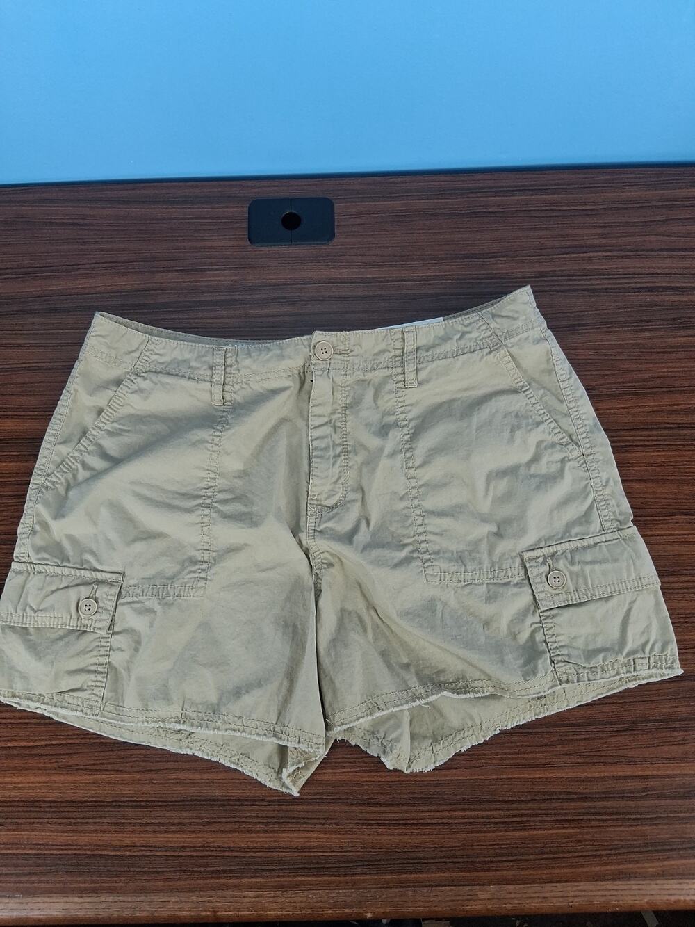 ANA New Approach Womens Mid-Rise Shortie Short 3.5 Inseam Size 12 Gold Dust